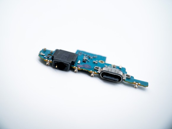 Шлейф для Samsung A525F на системный разъем